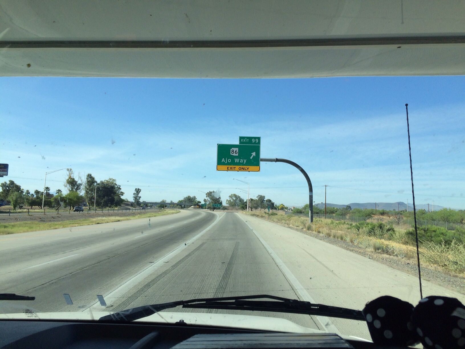 Road to saguaro national park